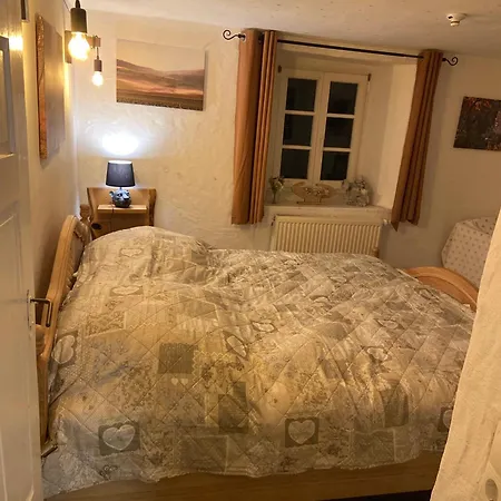 Eifeloase Apartment